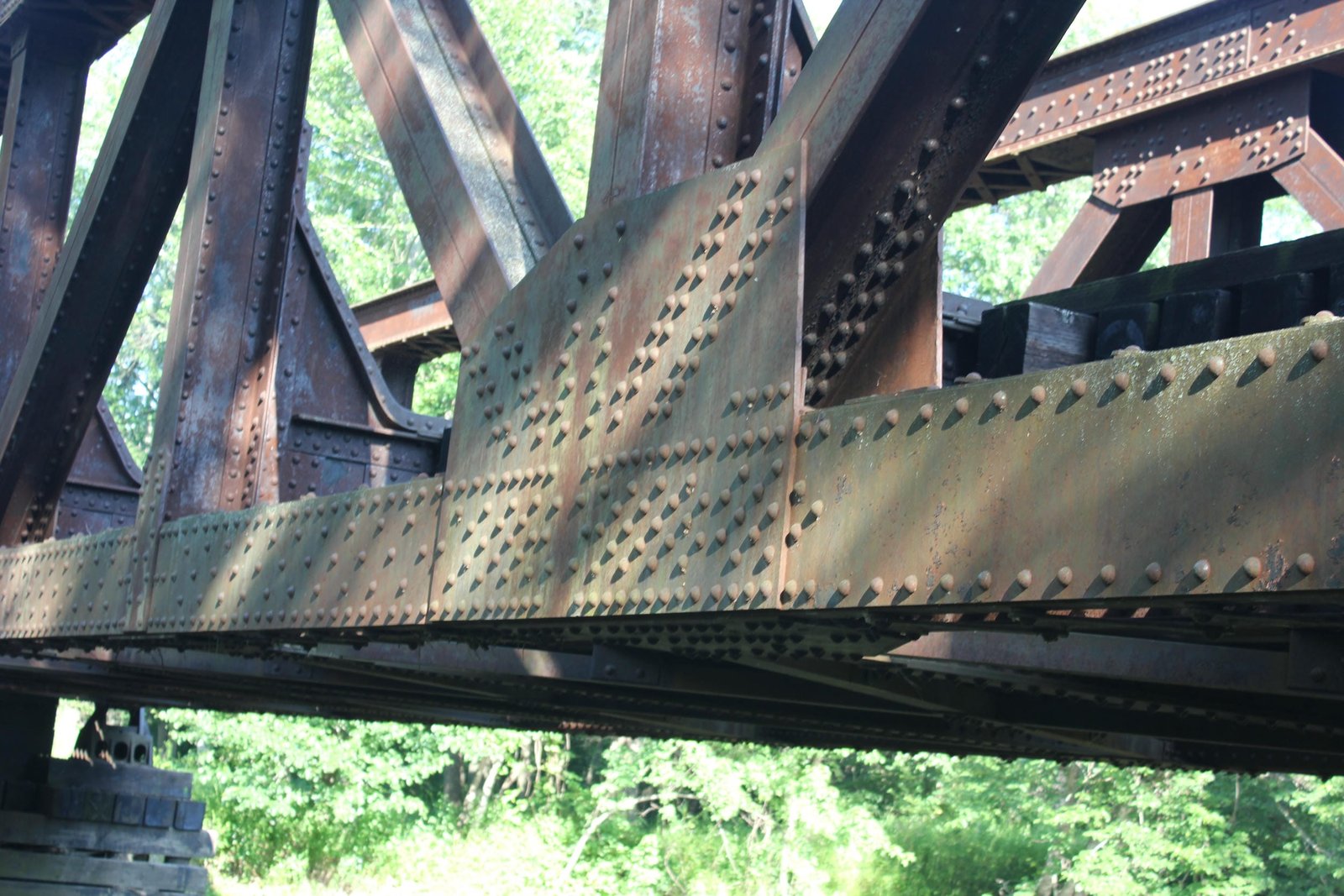 Lower connection